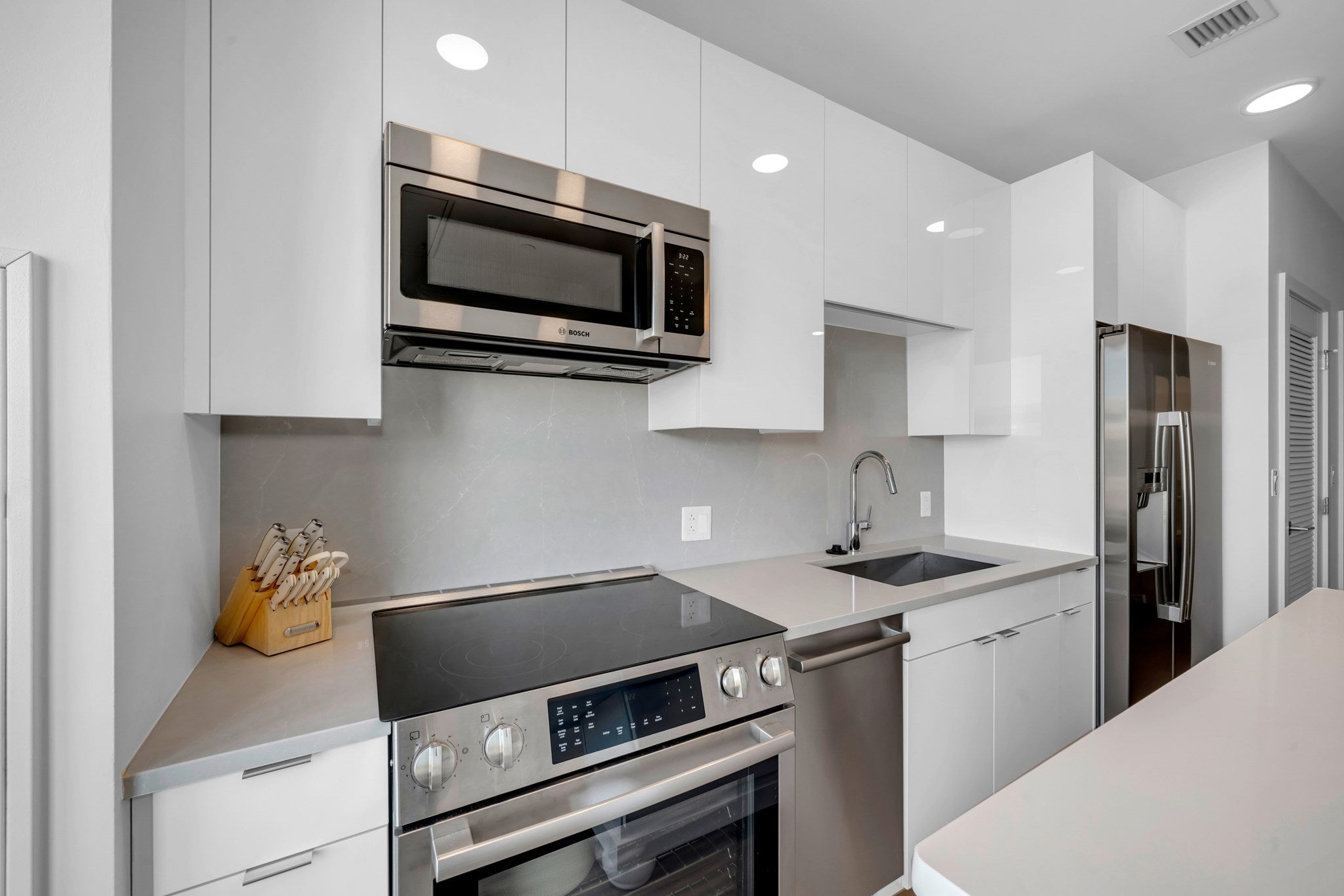 45 Lewis St 502