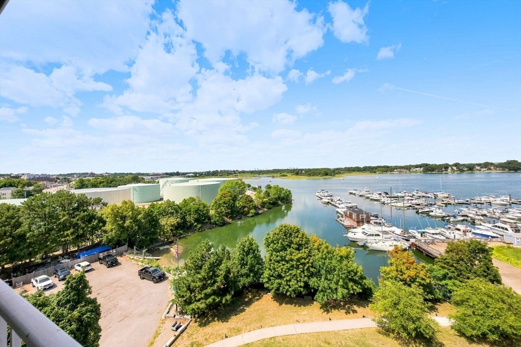 100 Cove Way 802