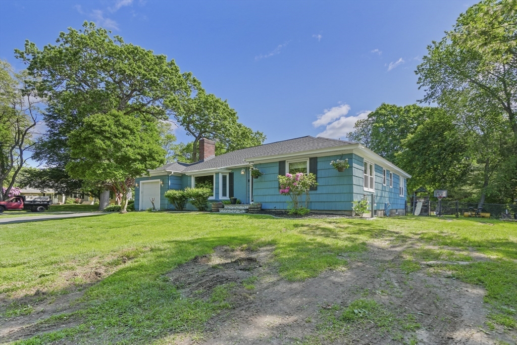 167 Montaup Avenue