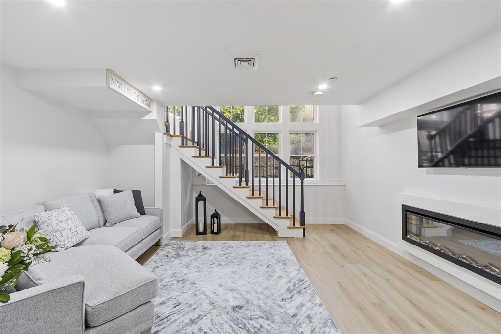 129 Merrimac Street 16