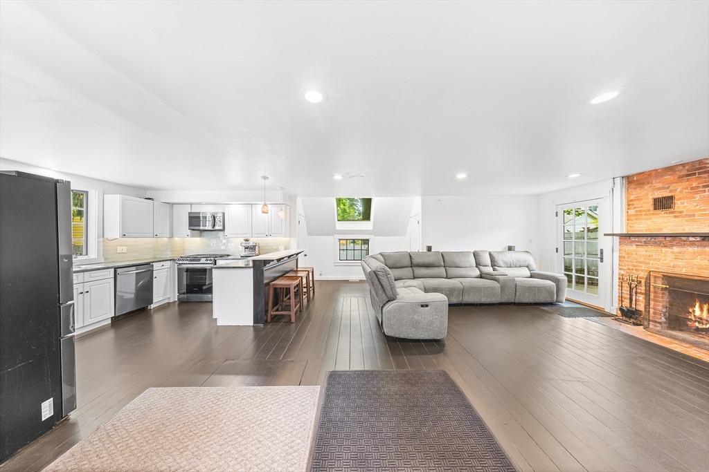 11 N Hancock St