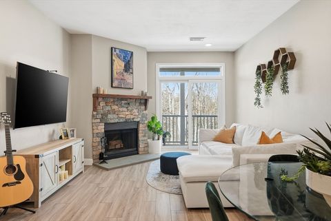 Photo of 55 Bradford Commons Ln #55, Braintree, MA 02184 (MLS # 73475965)