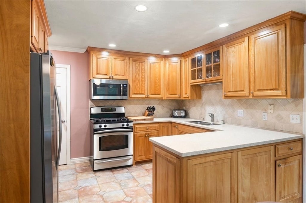16 Carmen Circle, Medfield, MA, 16 Carmen Circle, Medfield, MA Photo #3