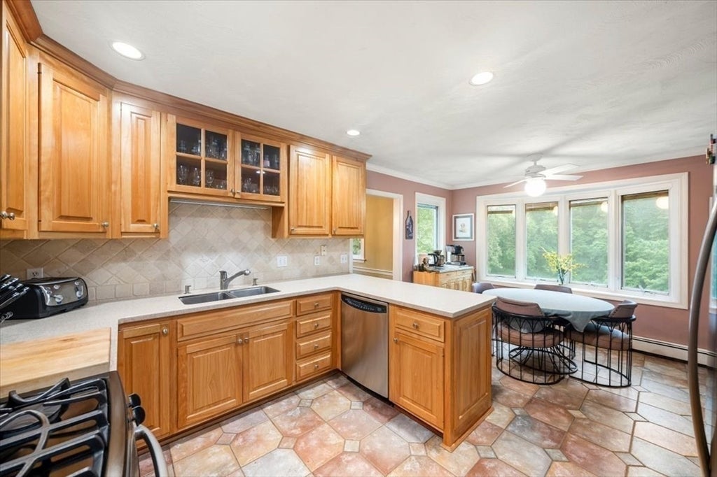 16 Carmen Circle, Medfield, MA, 16 Carmen Circle, Medfield, MA Photo #4