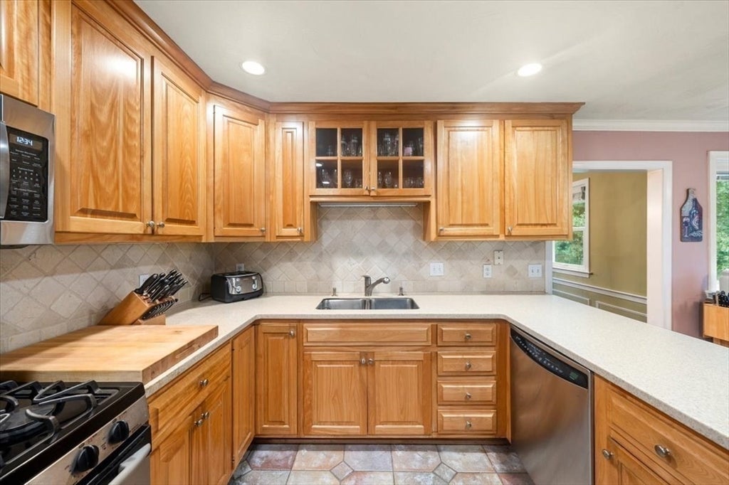 16 Carmen Circle, Medfield, MA, 16 Carmen Circle, Medfield, MA Photo #19