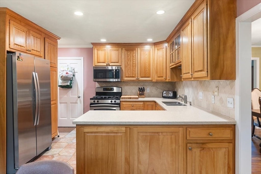 16 Carmen Circle, Medfield, MA, 16 Carmen Circle, Medfield, MA Photo #18