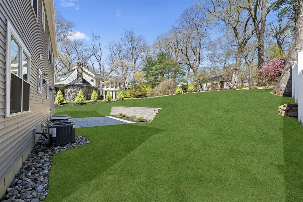 301 Maple AVE, Shrewsbury, MA Photo #29