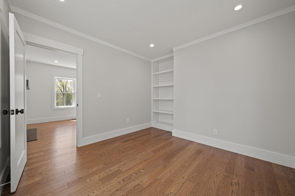 301 Maple AVE, Shrewsbury, MA Photo #15