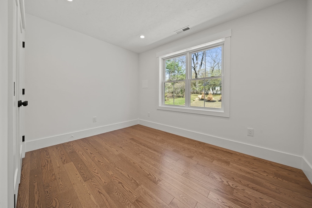 301 Maple AVE, Shrewsbury, MA Photo #22