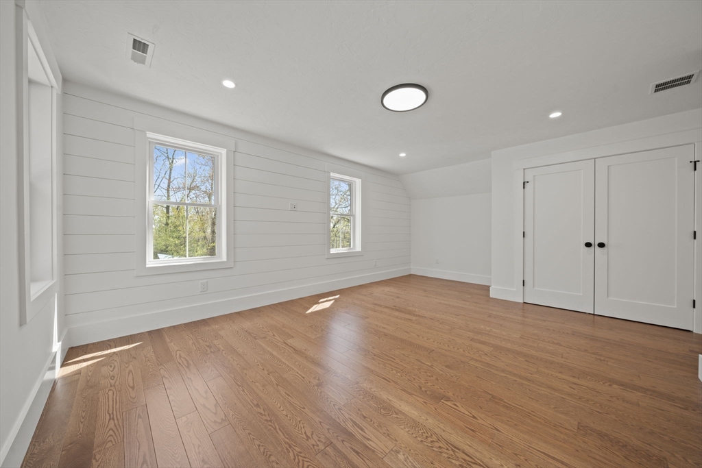 301 Maple AVE, Shrewsbury, MA Photo #16