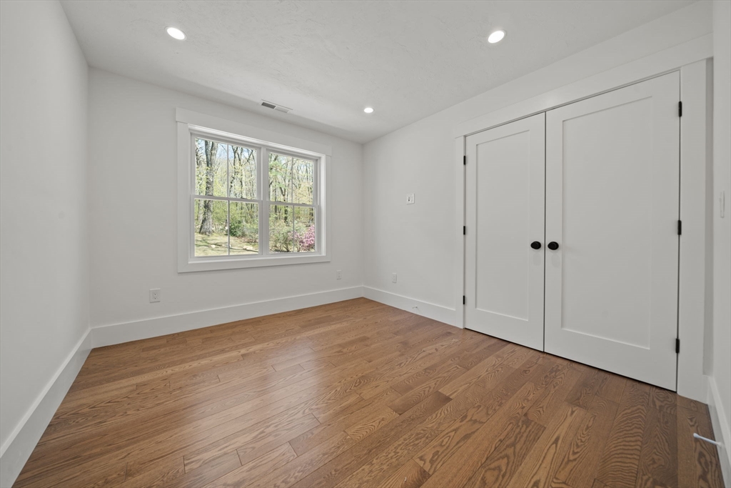 301 Maple AVE, Shrewsbury, MA Photo #24