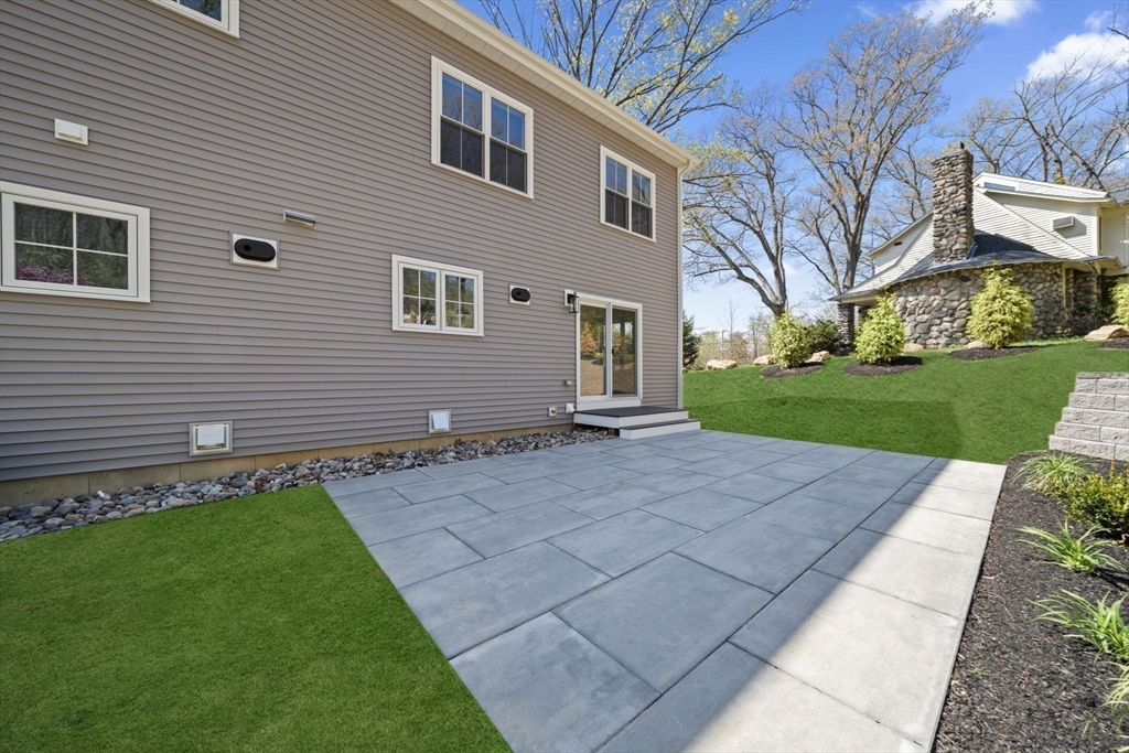 301 Maple AVE, Shrewsbury, MA Photo #30