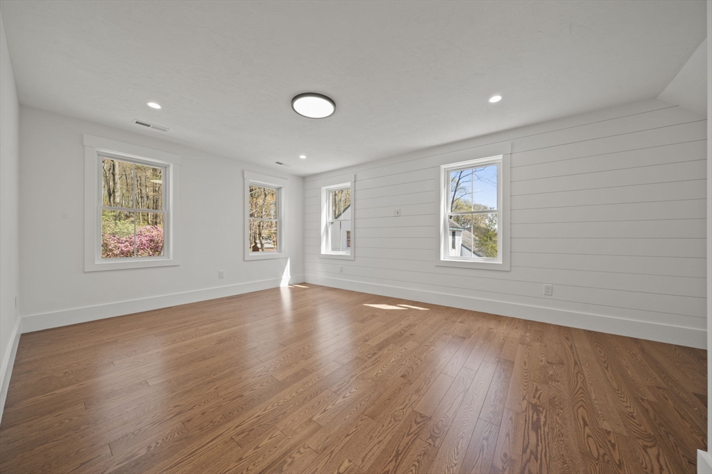 301 Maple AVE, Shrewsbury, MA Photo #18