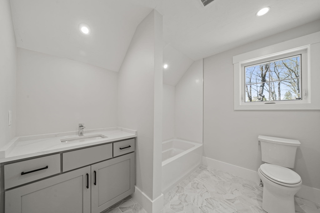 301 Maple AVE, Shrewsbury, MA Photo #20