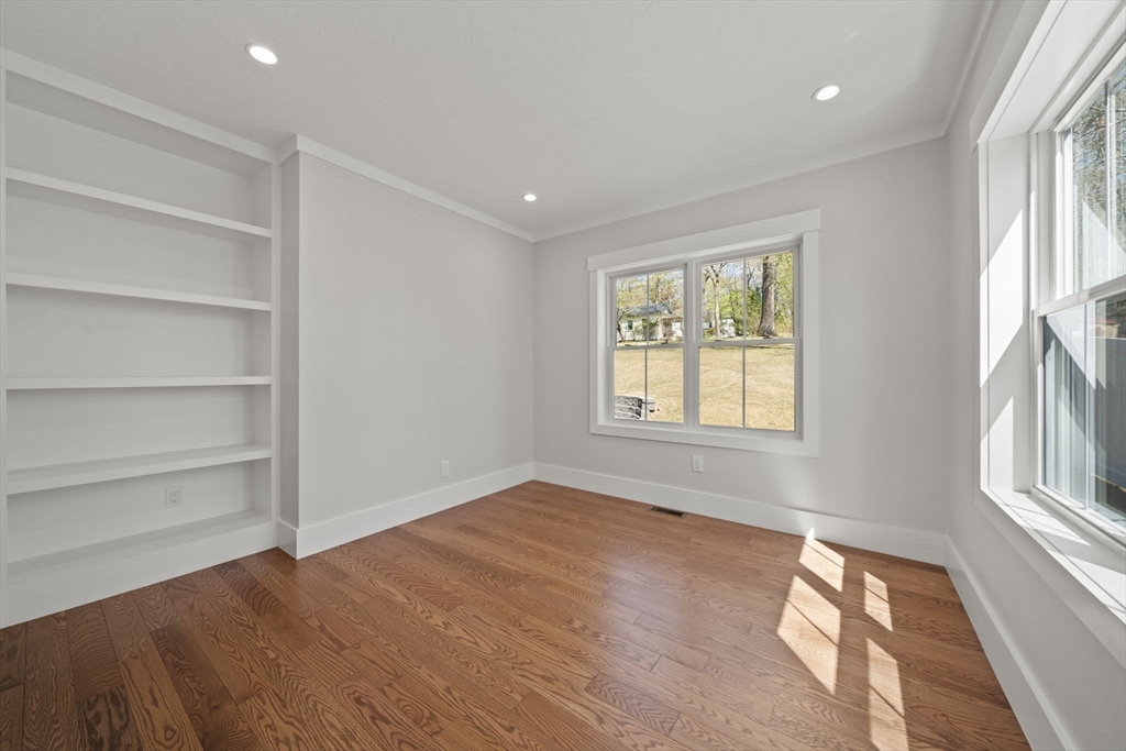 301 Maple AVE, Shrewsbury, MA Photo #14