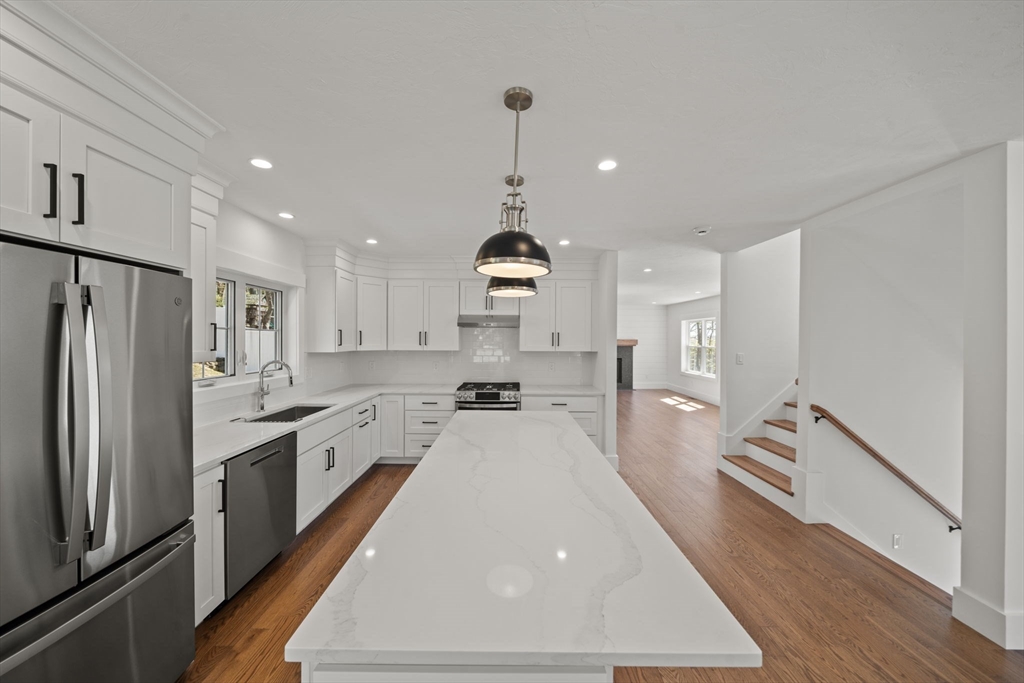 301 Maple AVE, Shrewsbury, MA Photo #6