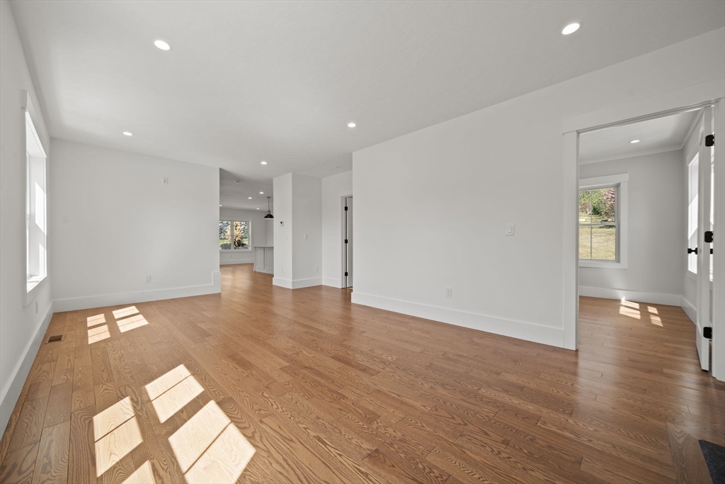 301 Maple AVE, Shrewsbury, MA Photo #11