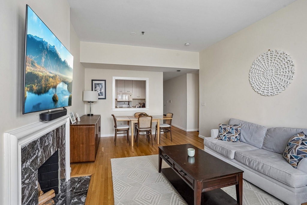 416 Marlborough St. 408