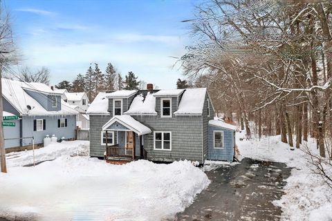 2079 Wellington Rd Manchester NH 03104