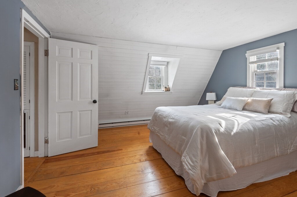 Hopkinton, Massachusetts 01748, United States, 2 Bedrooms Bedrooms, ,1 BathroomBathrooms,Residential,Pending,78777