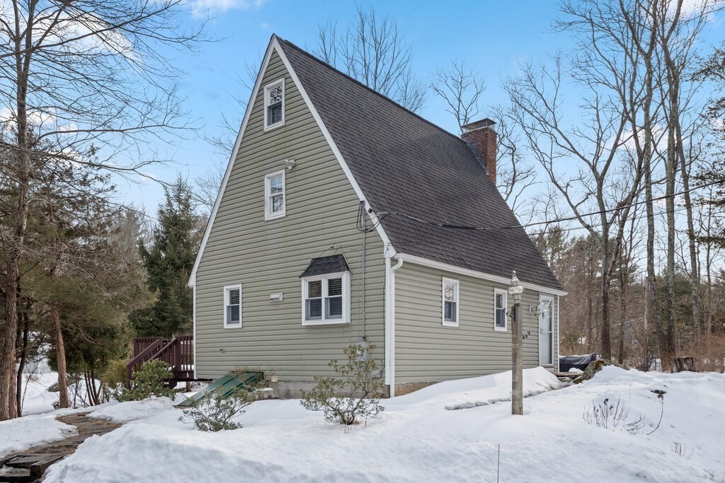 Hopkinton, Massachusetts 01748, United States, 2 Bedrooms Bedrooms, ,1 BathroomBathrooms,Residential,Pending,78777