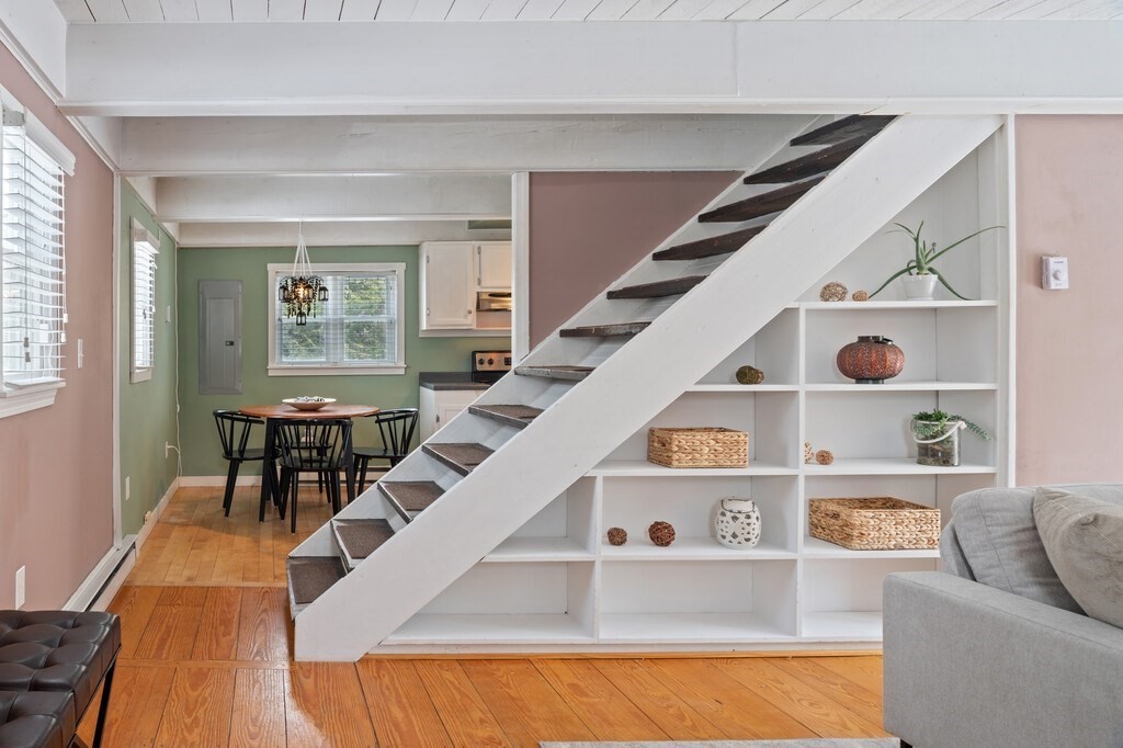 Hopkinton, Massachusetts 01748, United States, 2 Bedrooms Bedrooms, ,1 BathroomBathrooms,Residential,Pending,78777