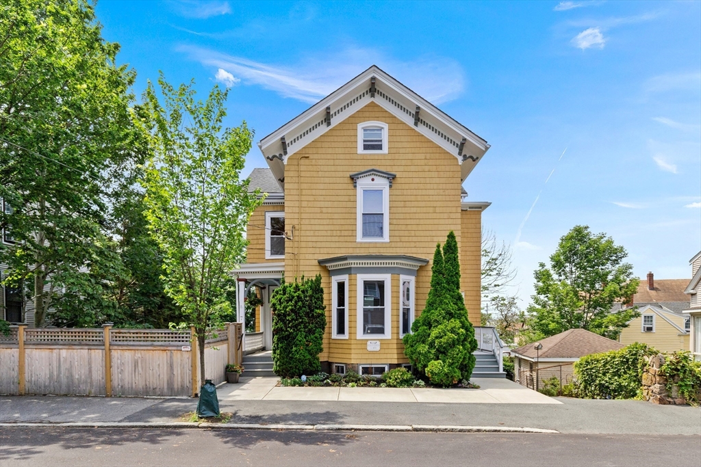 7 Rockland Street