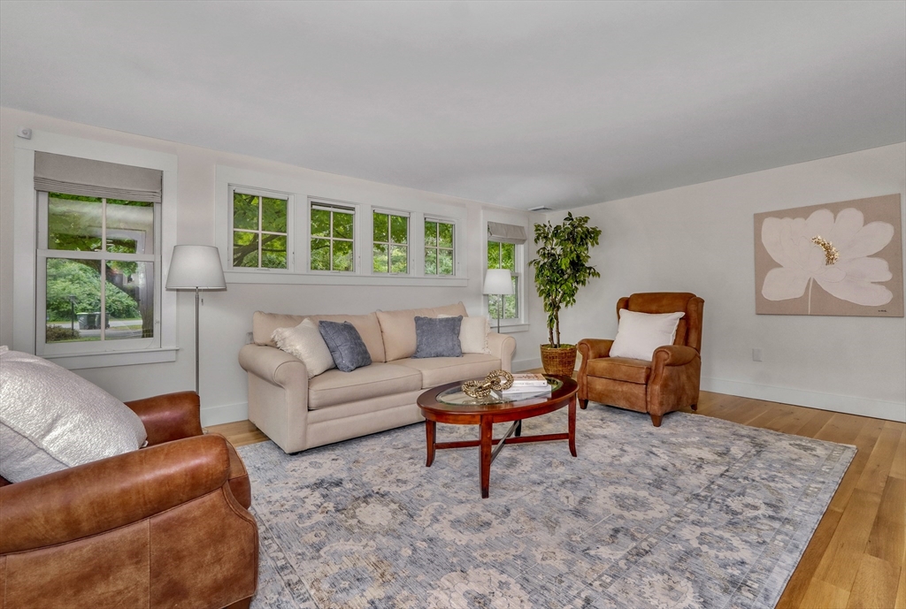17 Longmeadow Road