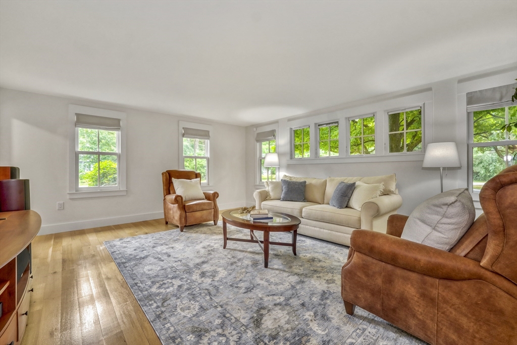 17 Longmeadow Road