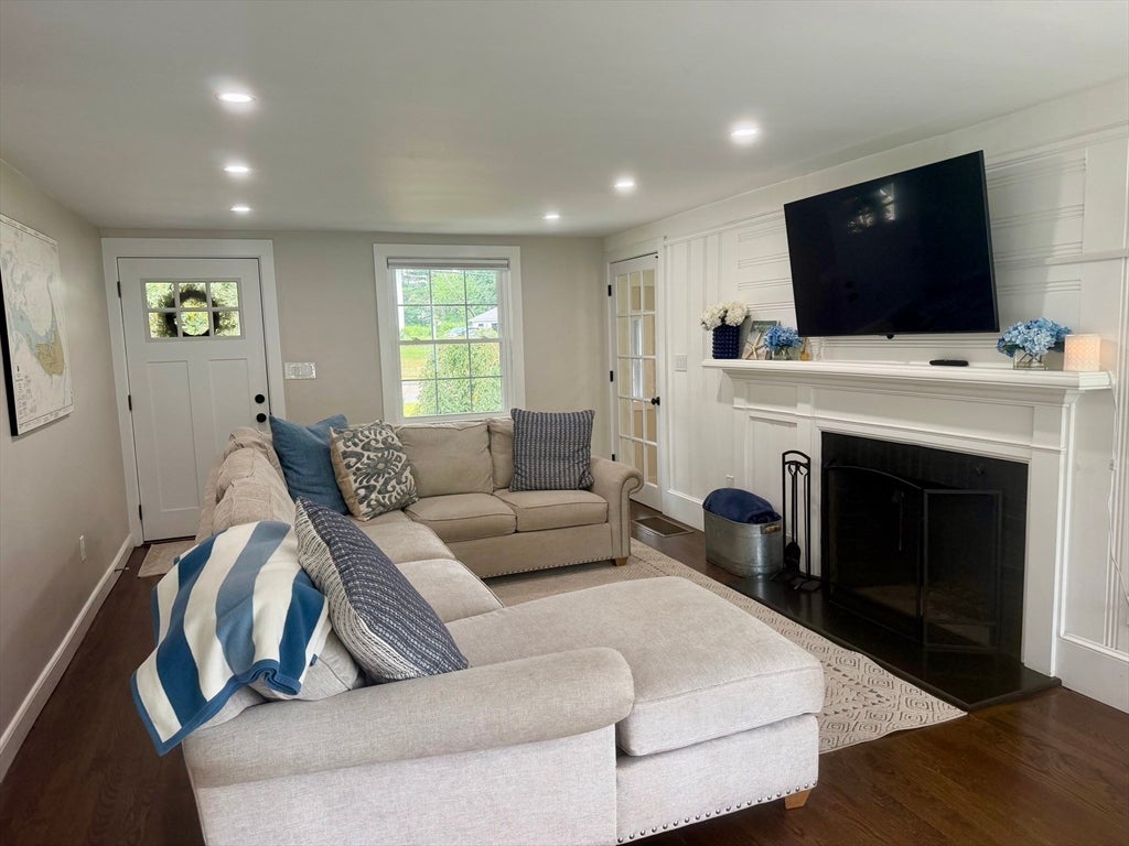 335 South Street, Wrentham, MA, 335 South Street, Wrentham, MA Photo #4