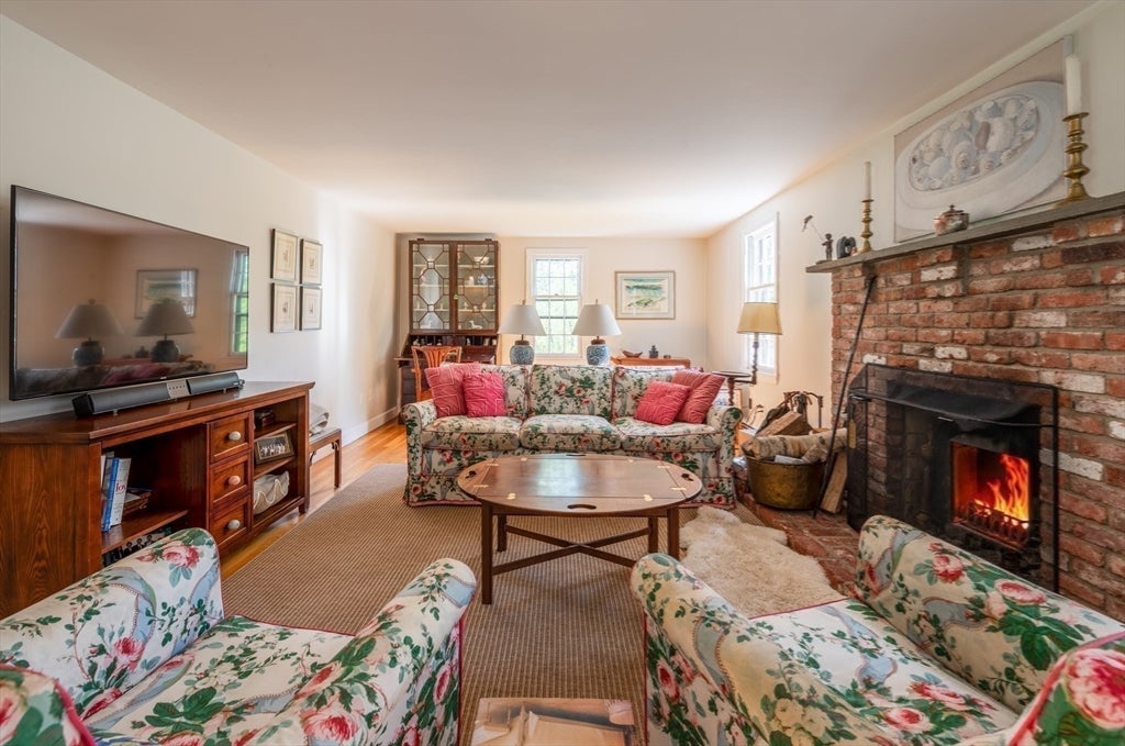 494 Asbury St, Hamilton, MA Photo #8
