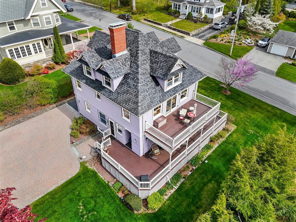 9 White Ave