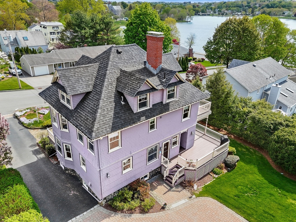 9 White Ave