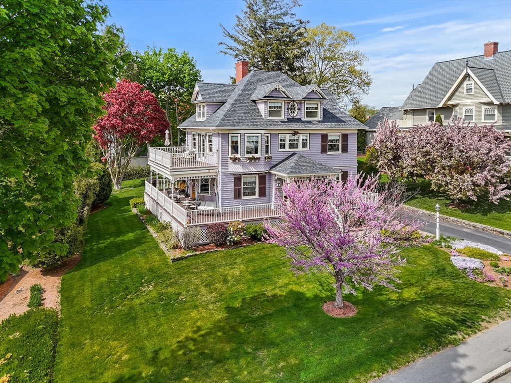 9 White Ave