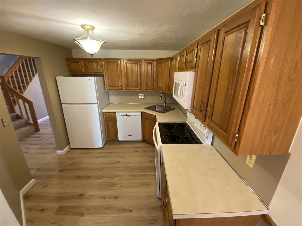 501 Ridgefield Cir B