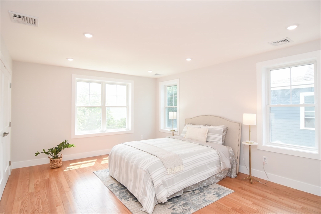 73B Trowbridge St 73B