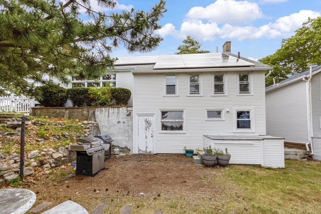 53 Riverbank Rd