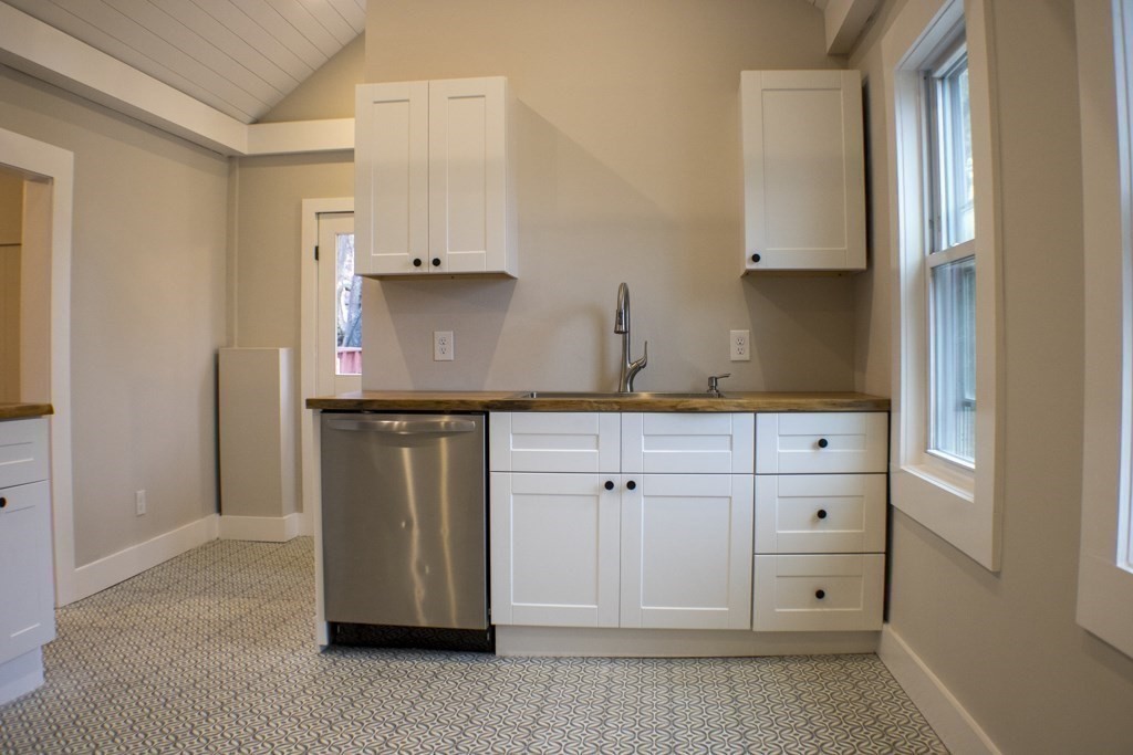 250 Ashburnham St, Fitchburg, MA Photo #7