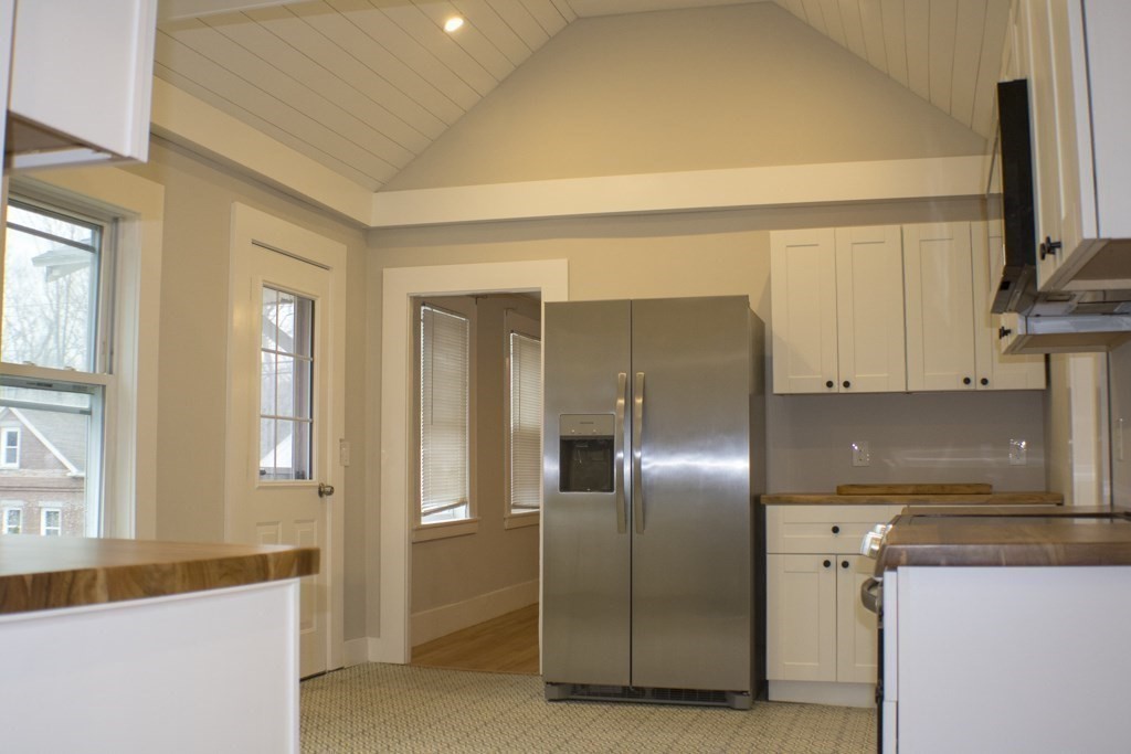 250 Ashburnham St, Fitchburg, MA Photo #8