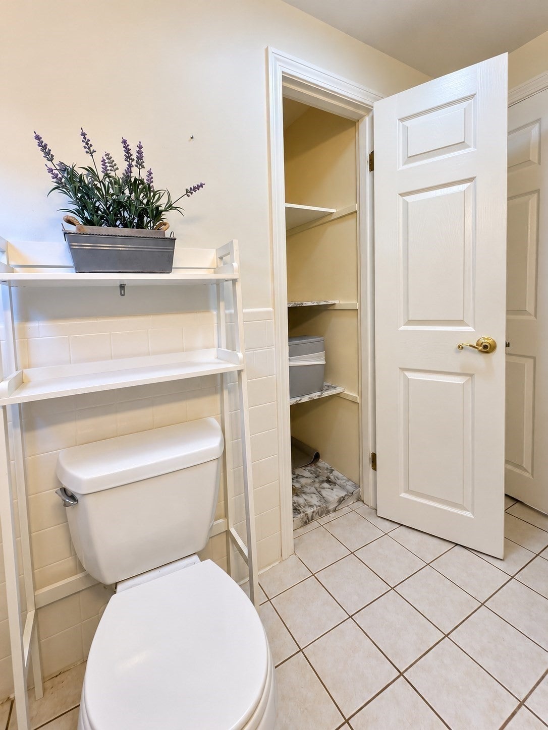 18 Campbell Ave, North Providence, RI, 18 Campbell Ave, North Providence, RI Photo #13
