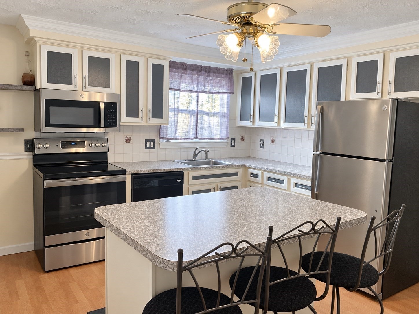 18 Campbell Ave, North Providence, RI, 18 Campbell Ave, North Providence, RI Photo #4