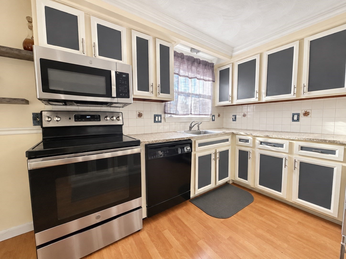 18 Campbell Ave, North Providence, RI, 18 Campbell Ave, North Providence, RI Photo #3