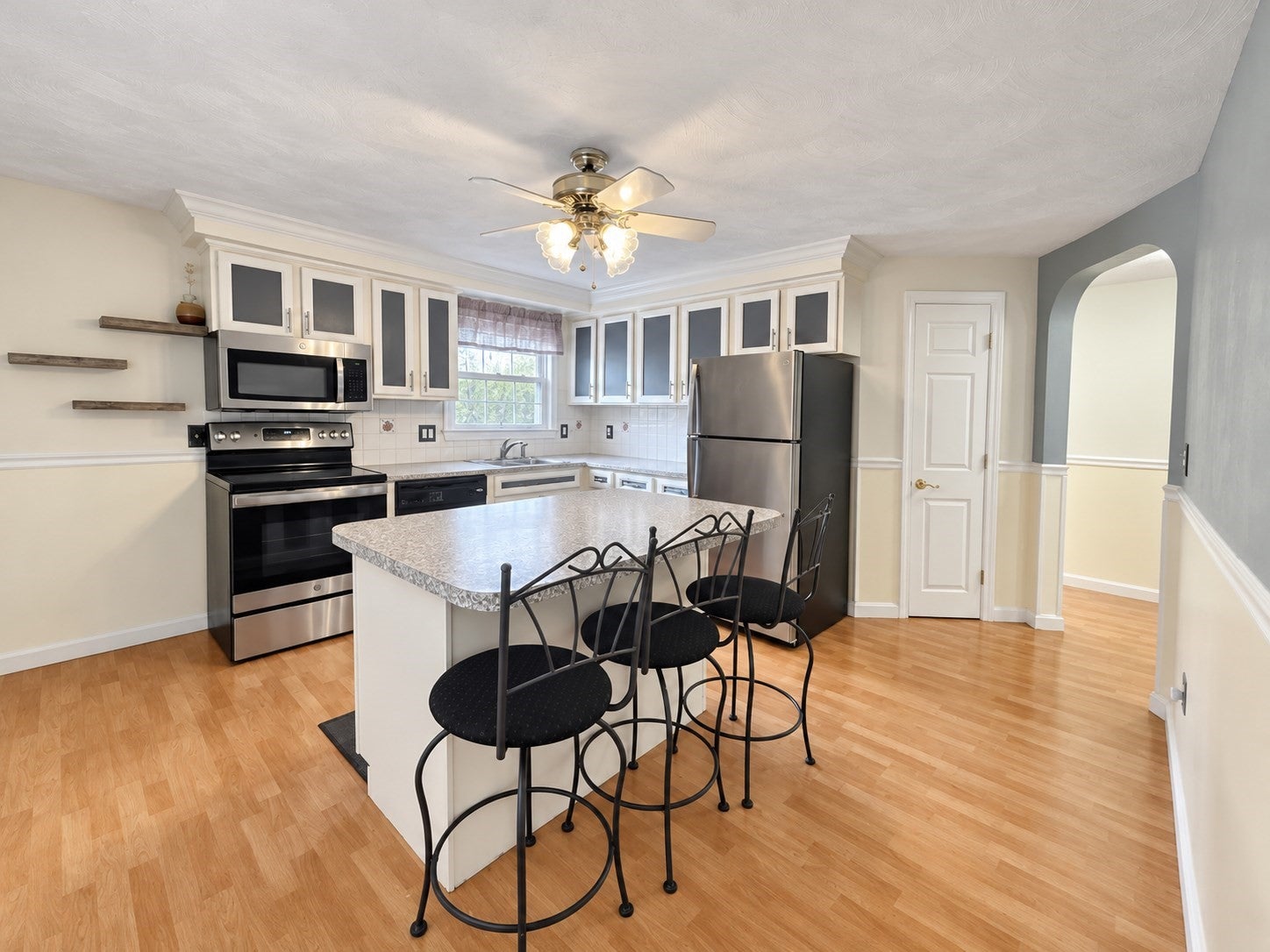 18 Campbell Ave, North Providence, RI, 18 Campbell Ave, North Providence, RI Photo #6