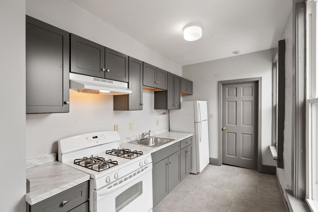 70 Russell St #4, Worcester, MA, 70 Russell St #4, Worcester, MA Photo #6