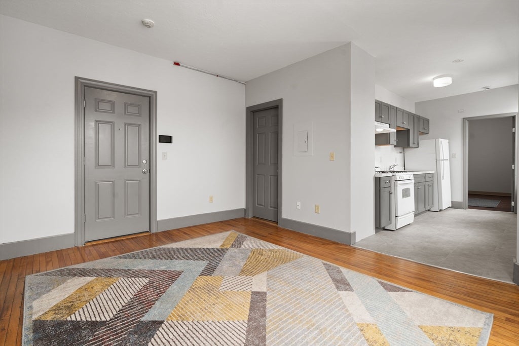 70 Russell St #4, Worcester, MA, 70 Russell St #4, Worcester, MA Photo #4