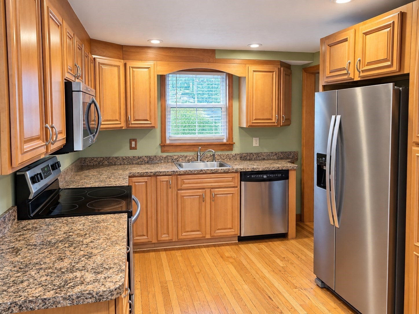 32 Heroult Rd, Worcester, MA, 32 Heroult Rd, Worcester, MA Photo #5