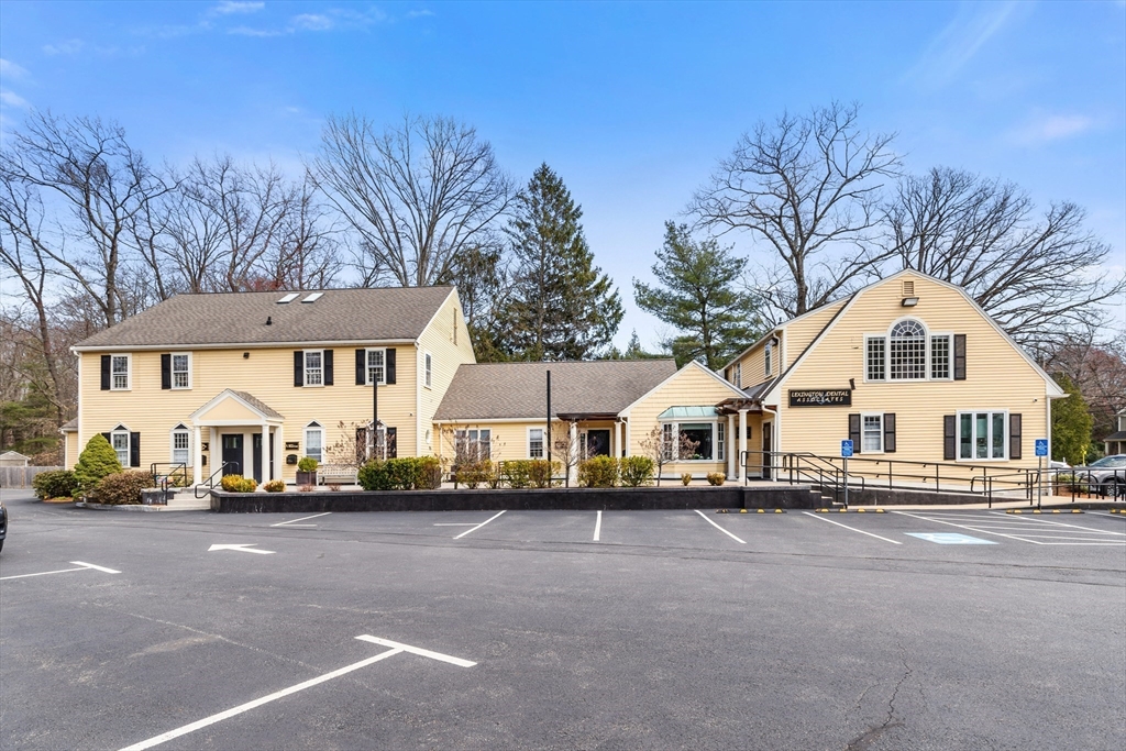 271 Lincoln Street 12