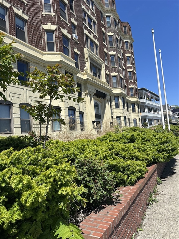 285 Lynn Shore Drive 308