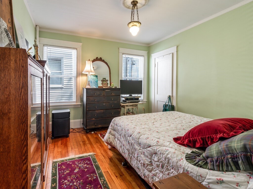 1066 Pleasant Street