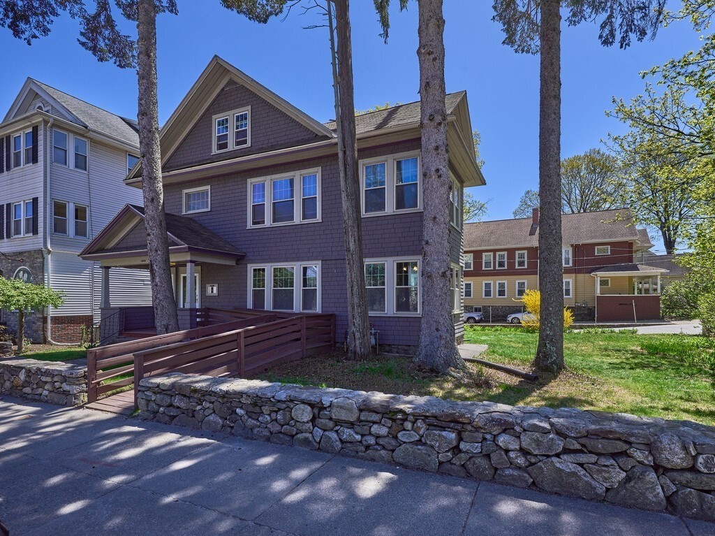 1066 Pleasant Street